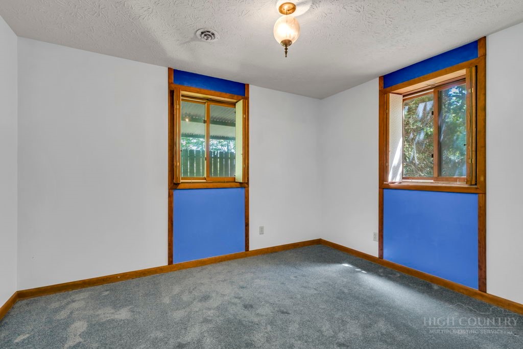 1065 Ravens Ridge Circle