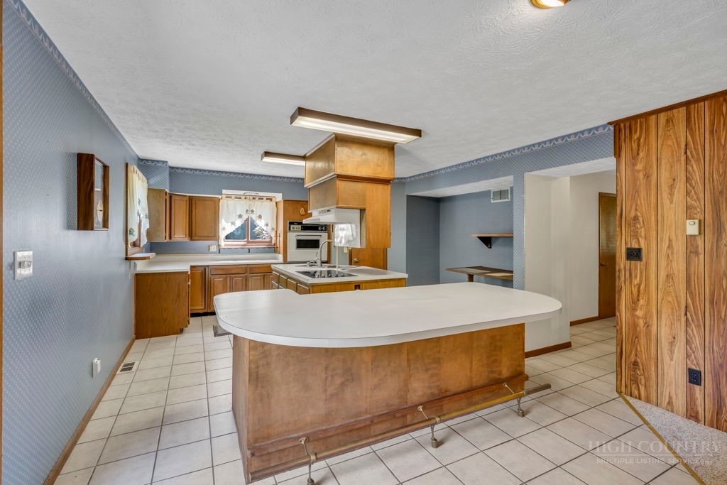 1065 Ravens Ridge Circle