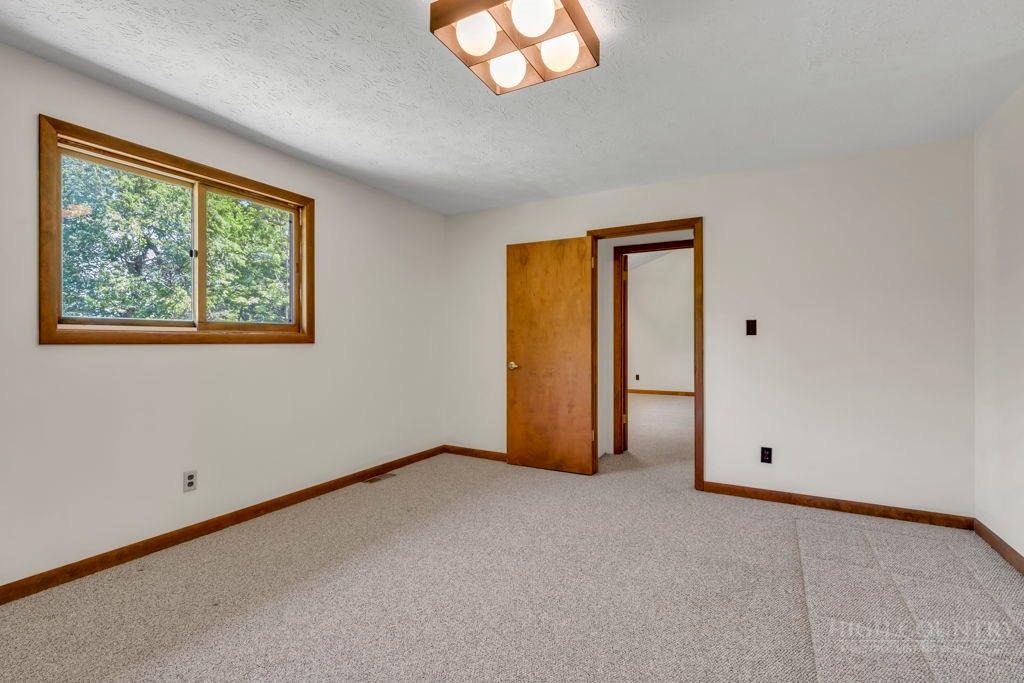 1065 Ravens Ridge Circle