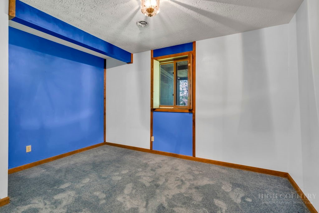 1065 Ravens Ridge Circle
