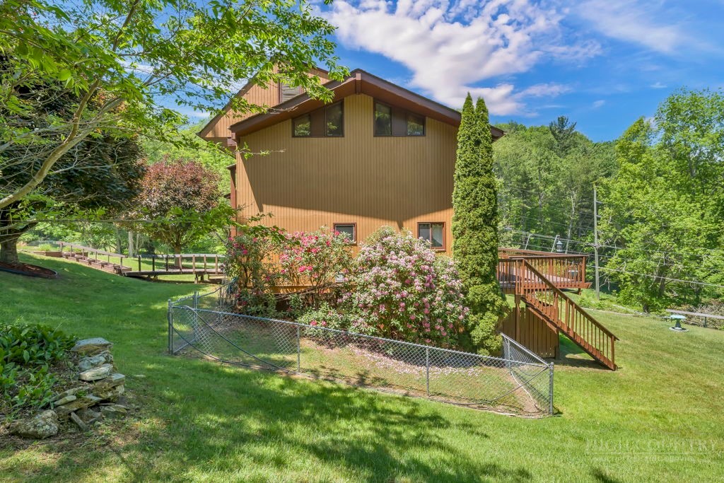 1065 Ravens Ridge Circle
