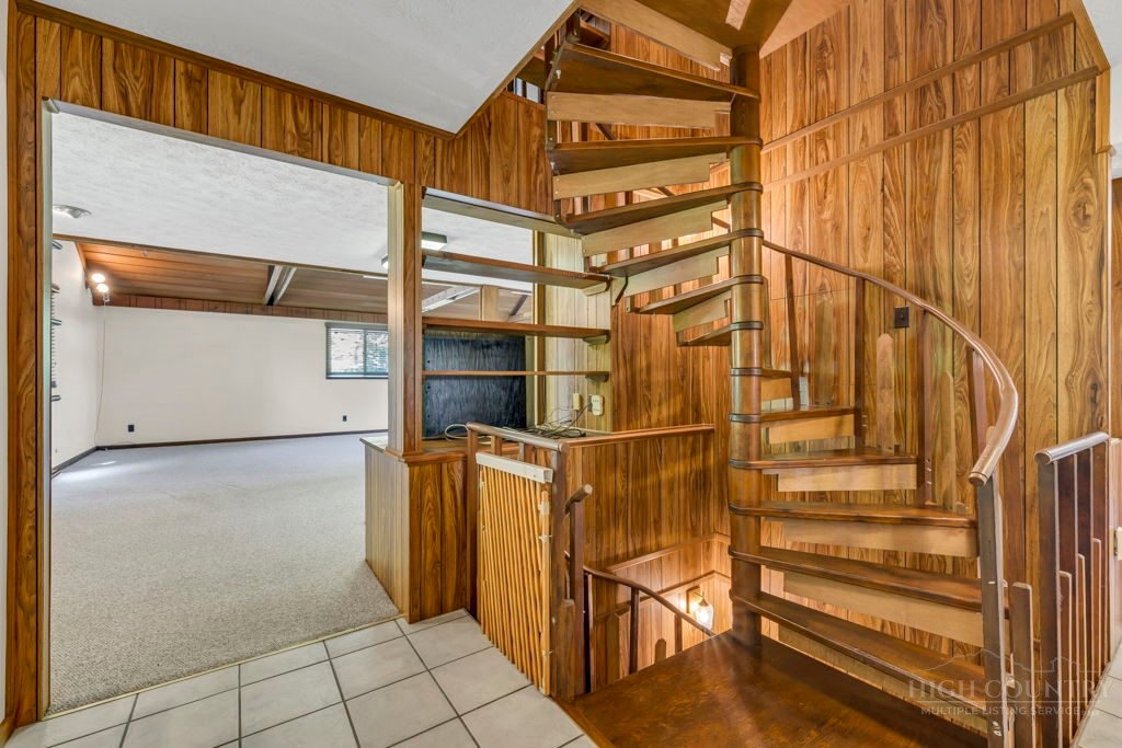 1065 Ravens Ridge Circle