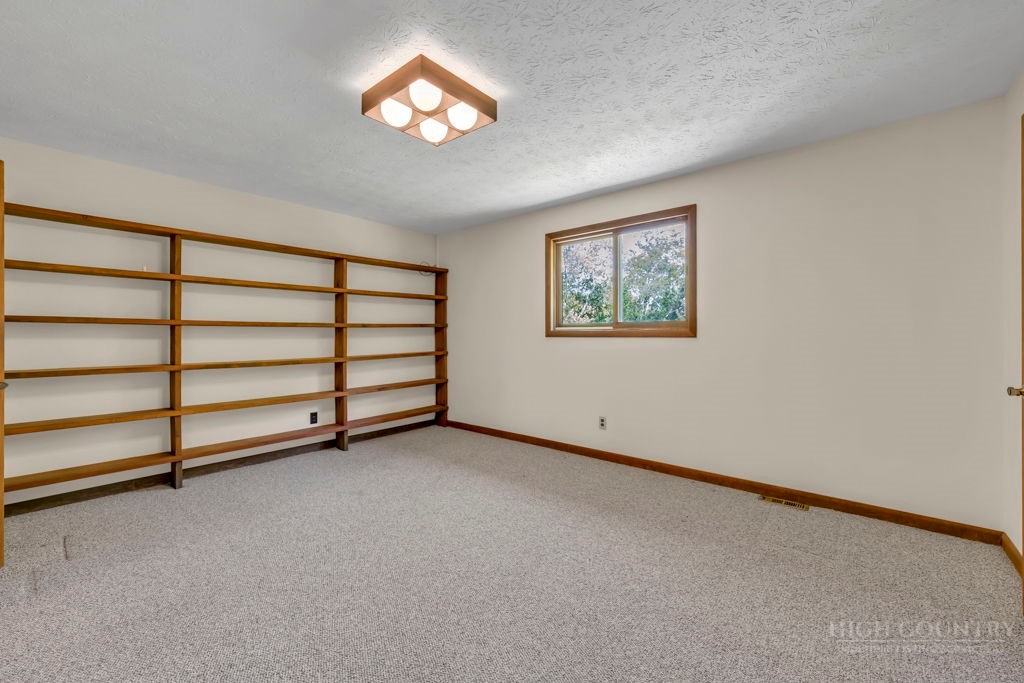 1065 Ravens Ridge Circle