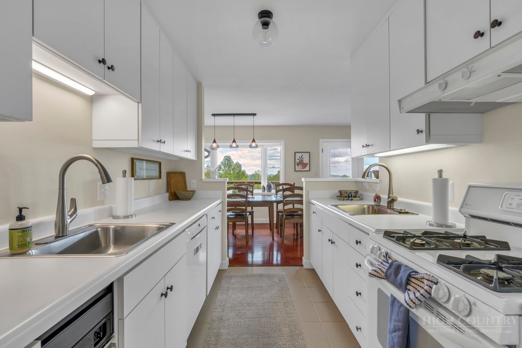 784 Alpine Drive