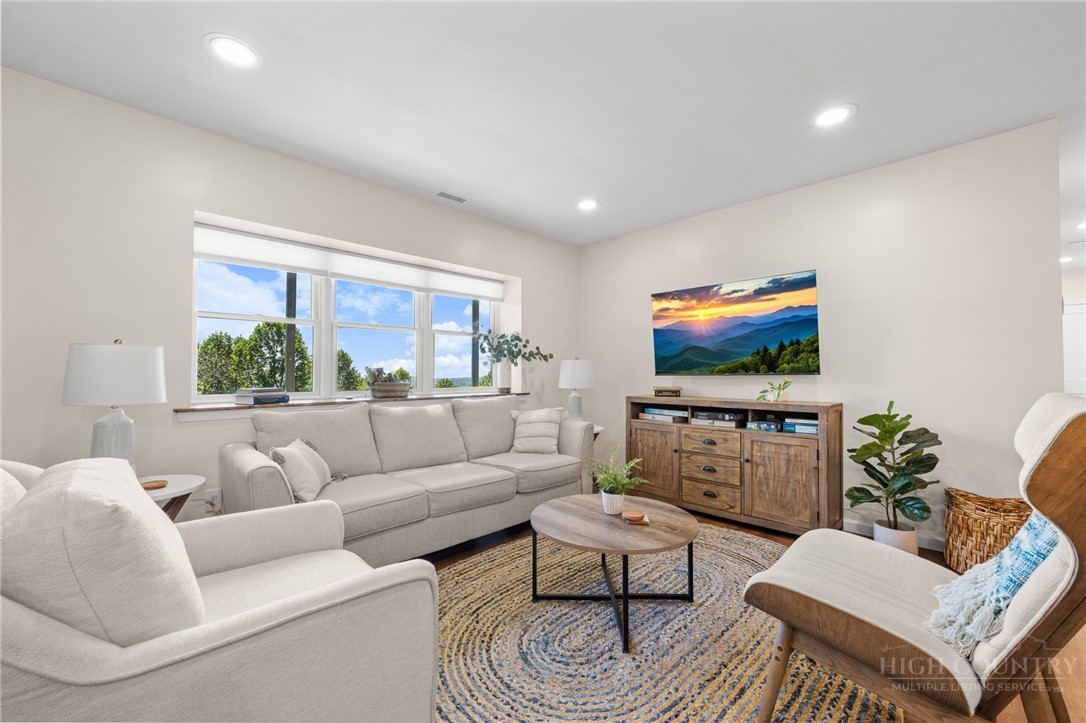 784 Alpine Drive