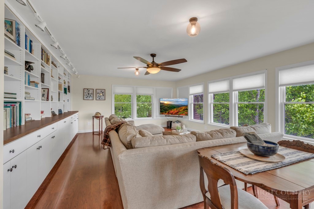 784 Alpine Drive