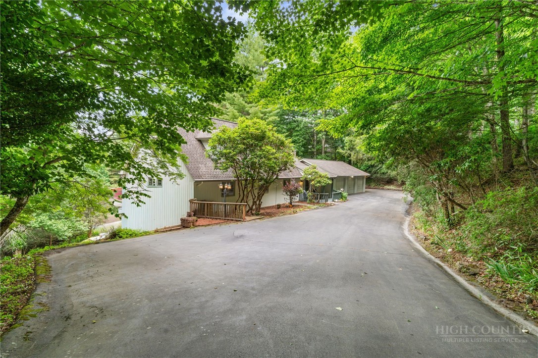 640 Knollwood Drive