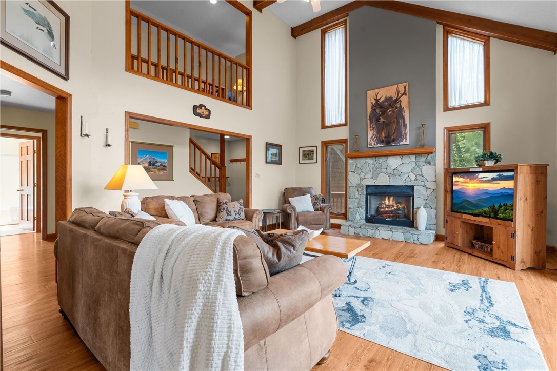 218 Slope View Road 22