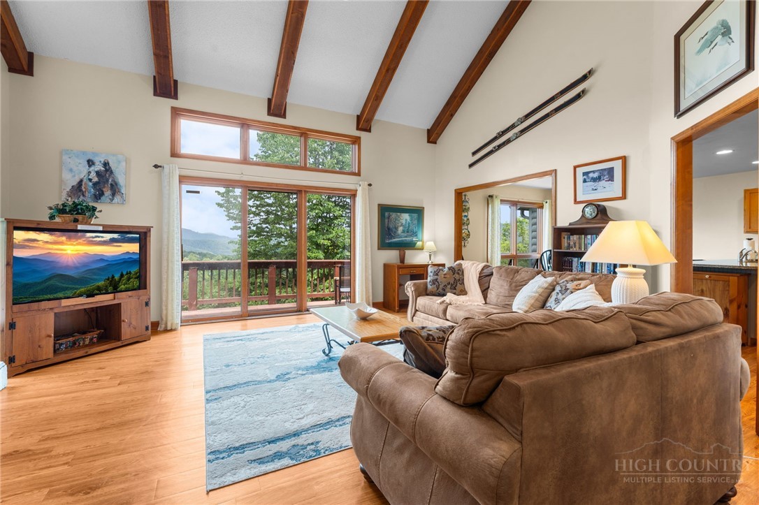 218 Slope View Road 22