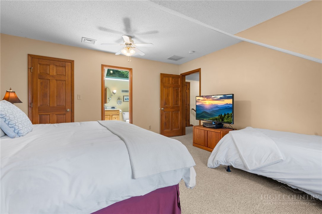 218 Slope View Road 22