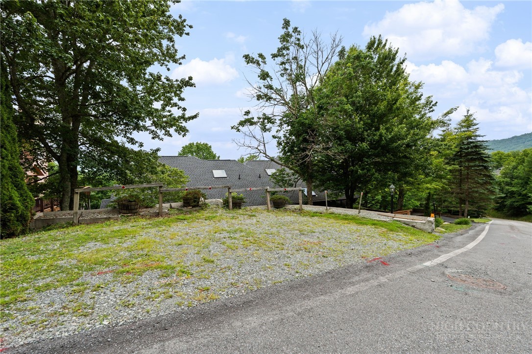 218 Slope View Road 22
