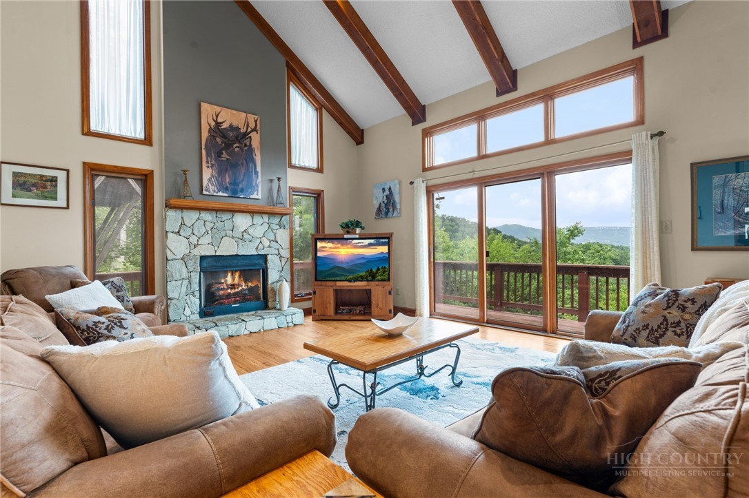 218 Slope View Road 22