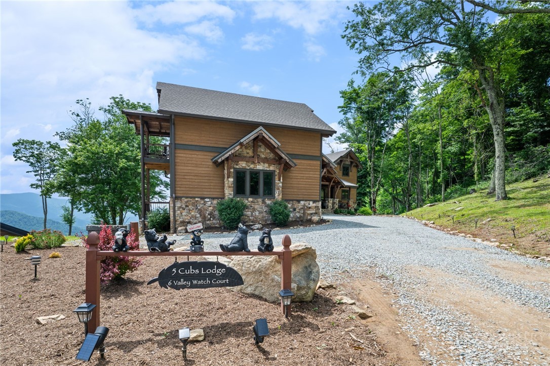 6 Valley Watch Court