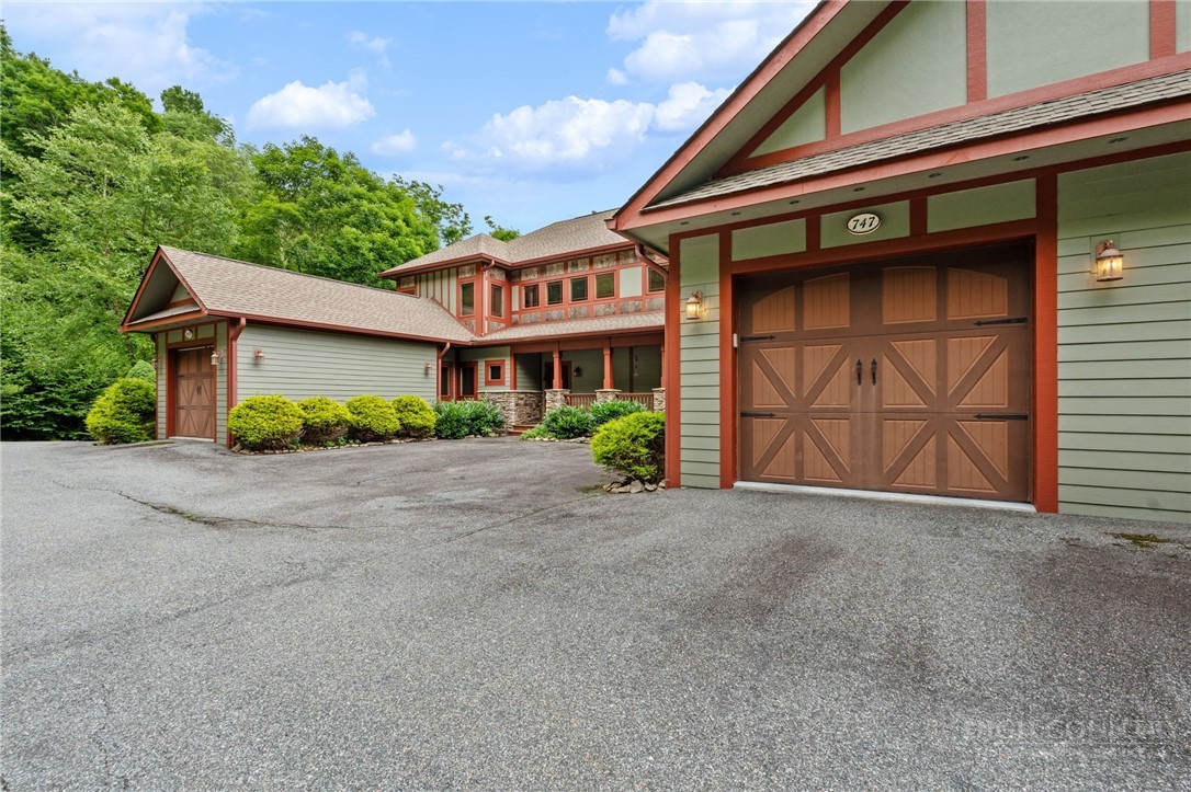 747 Whitetail Trail 2