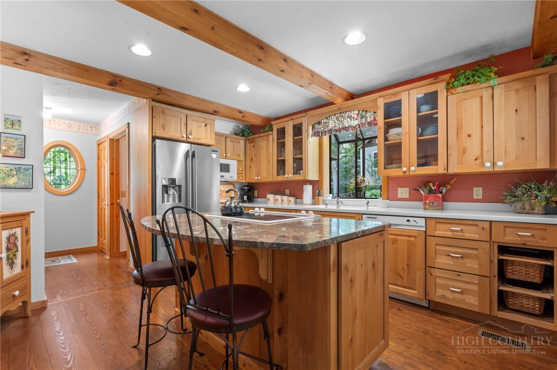 221 White Oak Trail