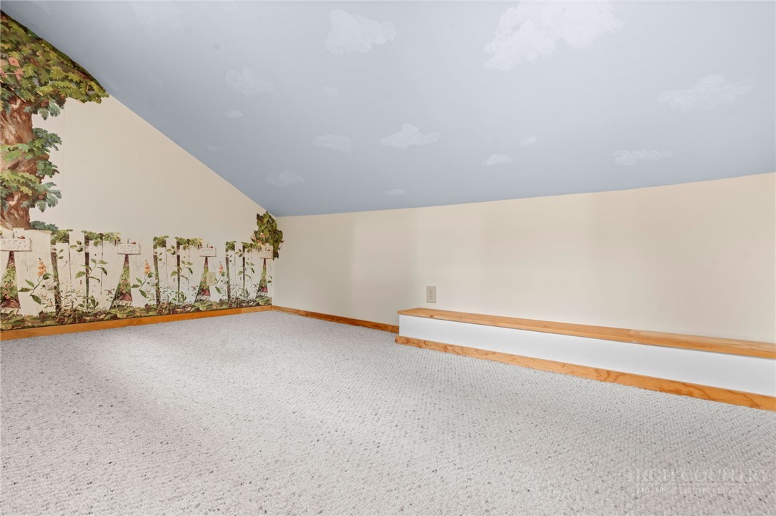 221 White Oak Trail