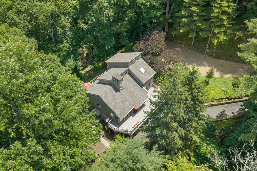 221 White Oak Trail