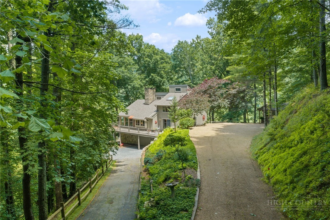 221 White Oak Trail