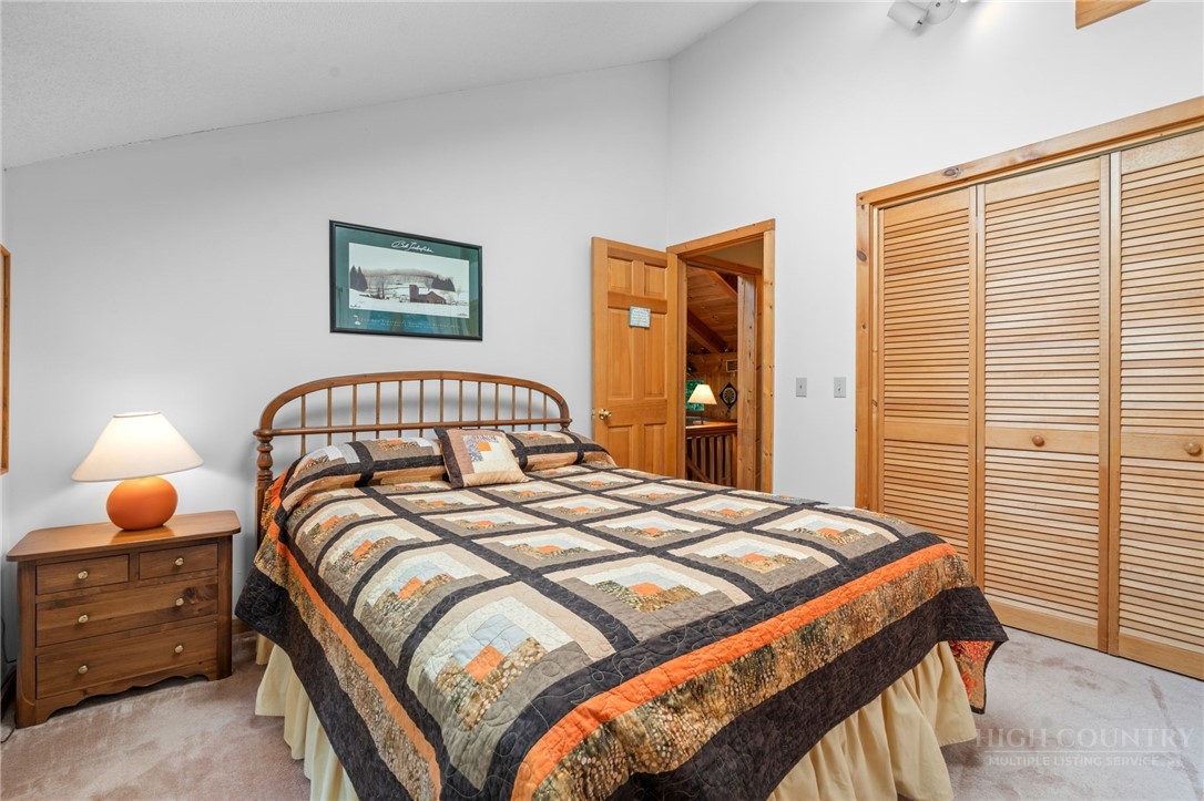 221 White Oak Trail