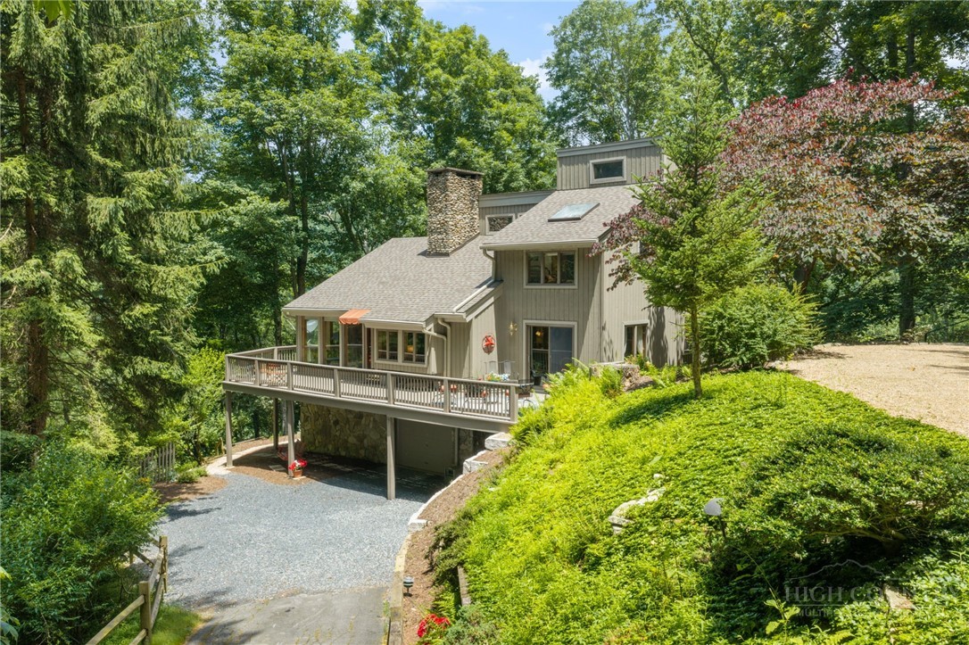 221 White Oak Trail