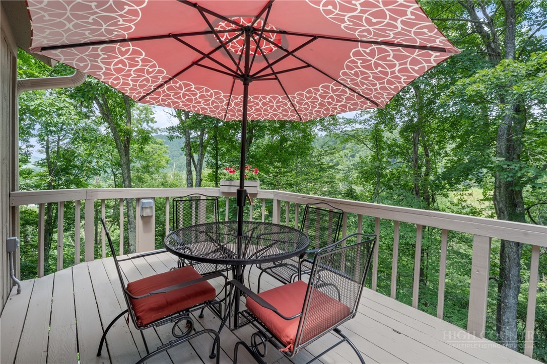 221 White Oak Trail