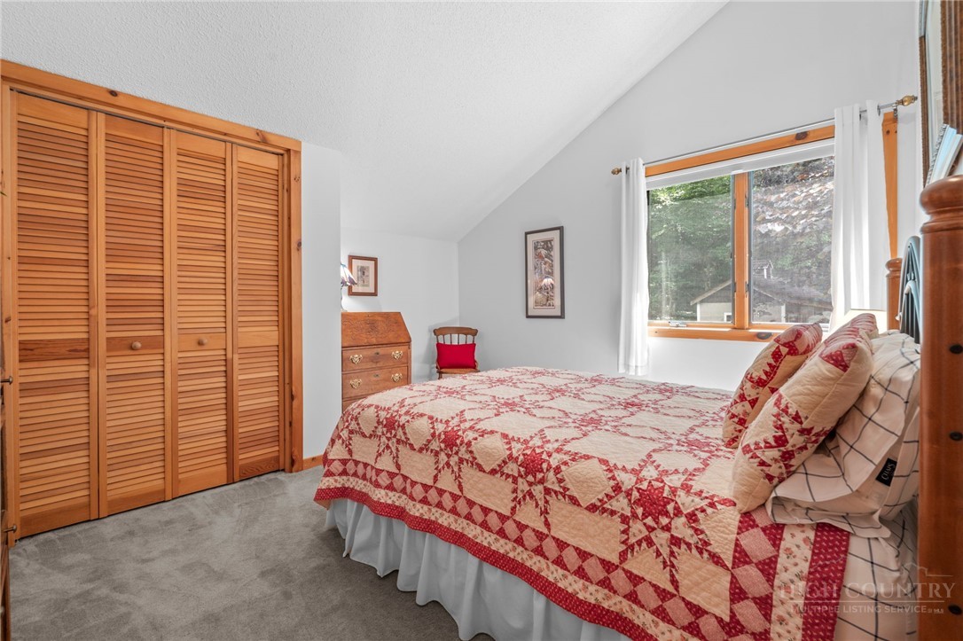 221 White Oak Trail