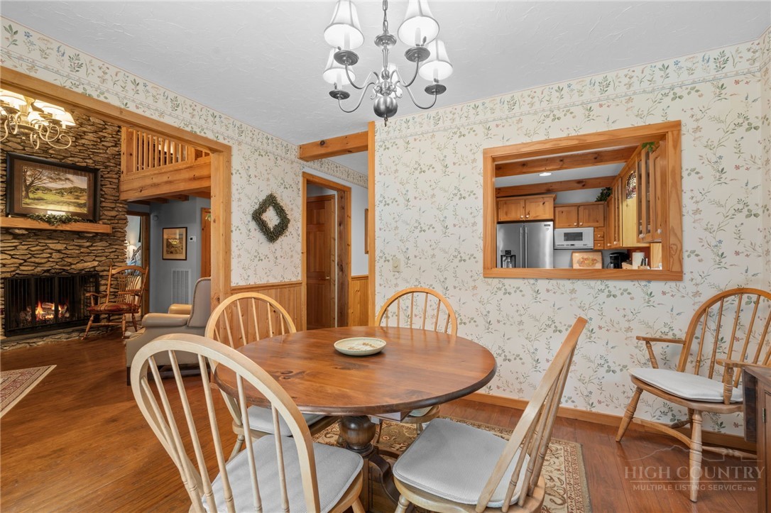 221 White Oak Trail