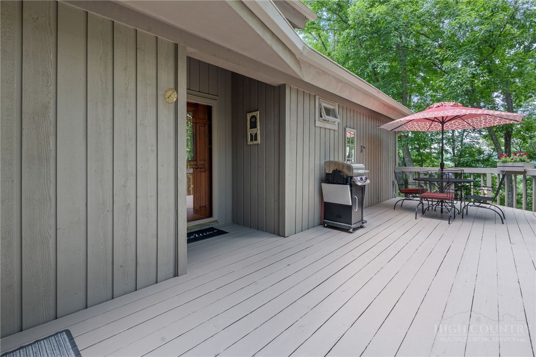 221 White Oak Trail