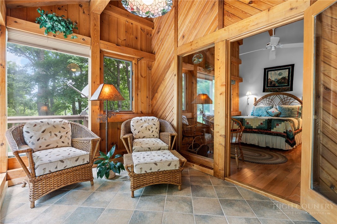221 White Oak Trail