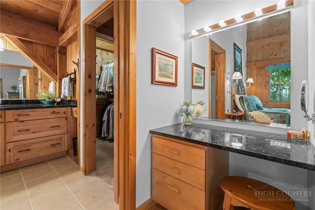 221 White Oak Trail