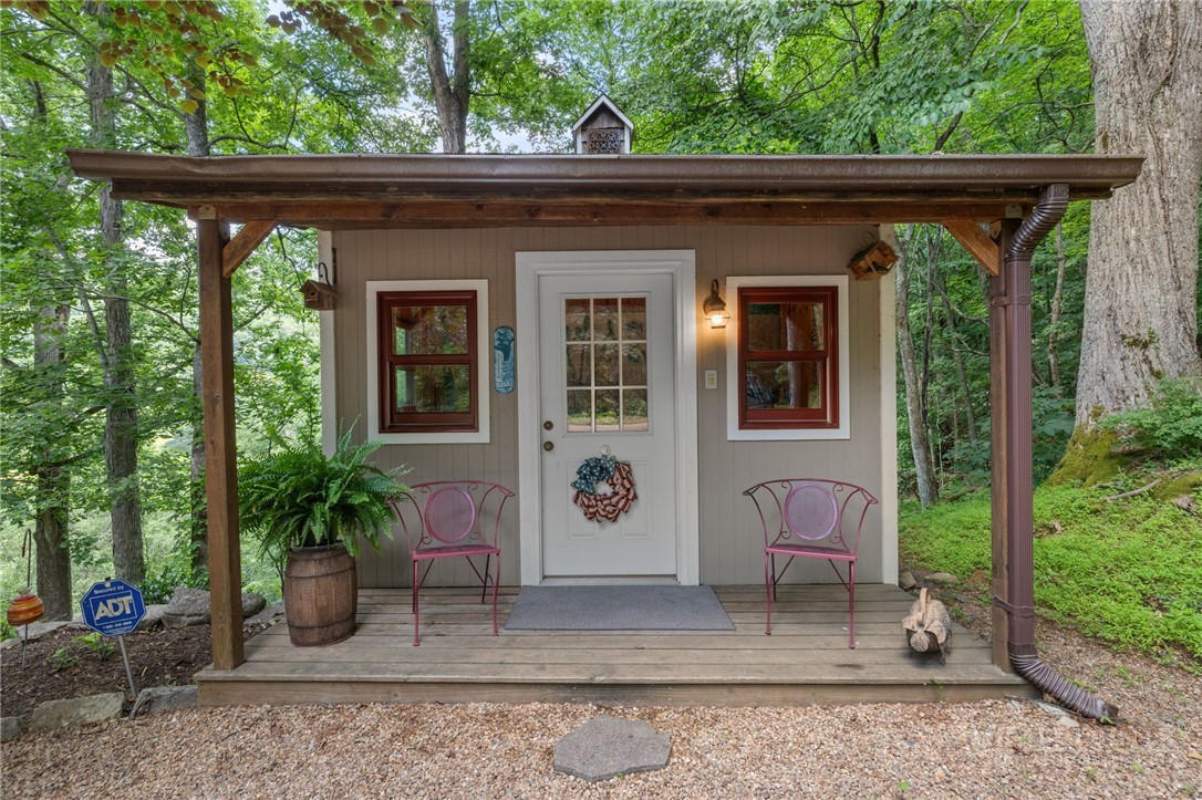 221 White Oak Trail