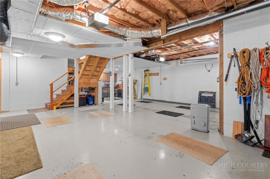 221 White Oak Trail