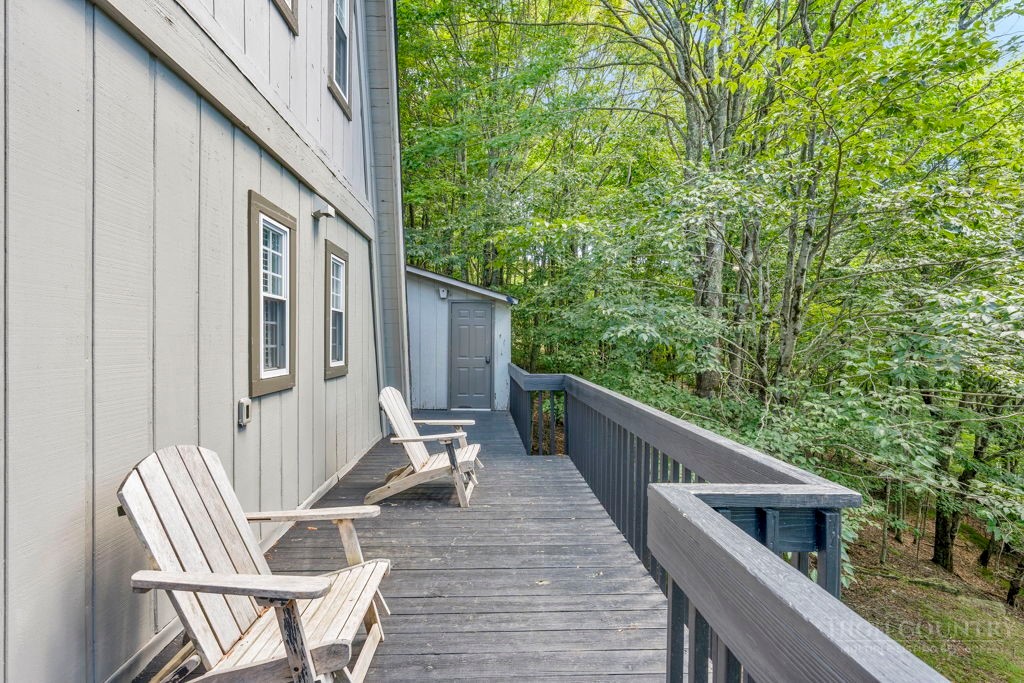 207 Pinnacle Ridge Road
