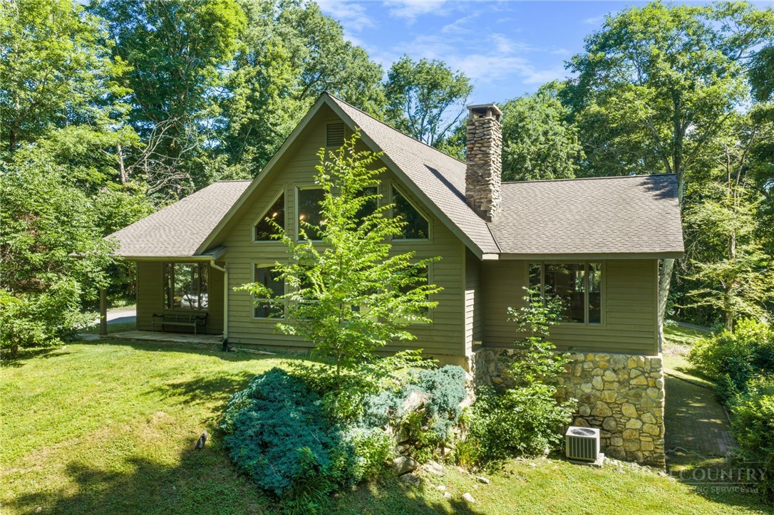 126 Rock Ledge Lane