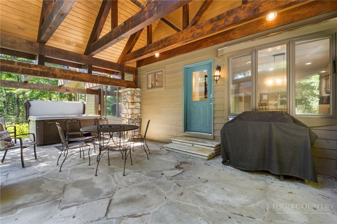 126 Rock Ledge Lane