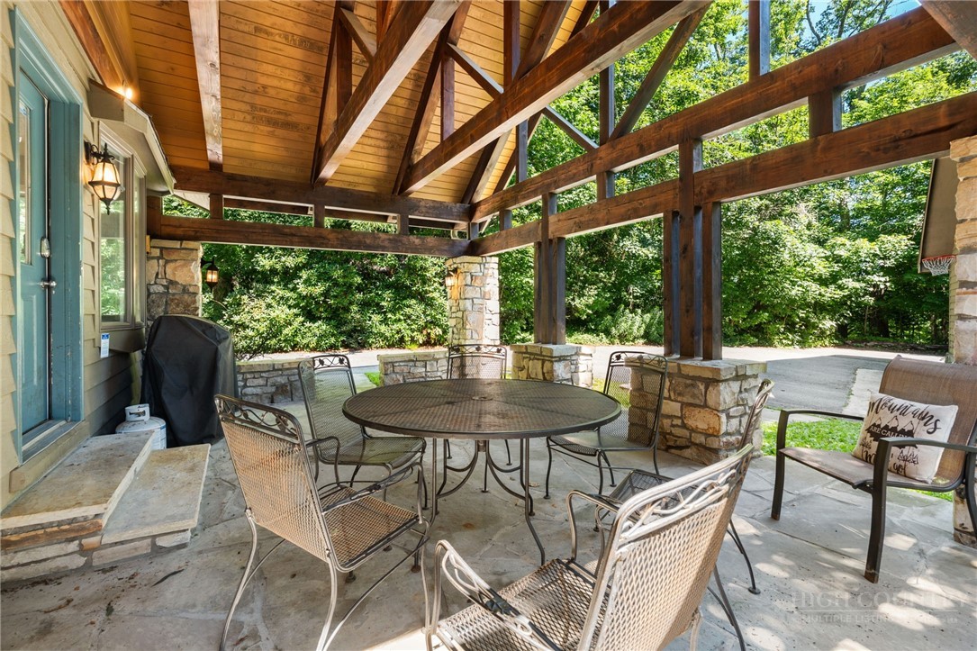 126 Rock Ledge Lane