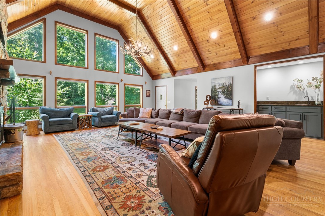 126 Rock Ledge Lane