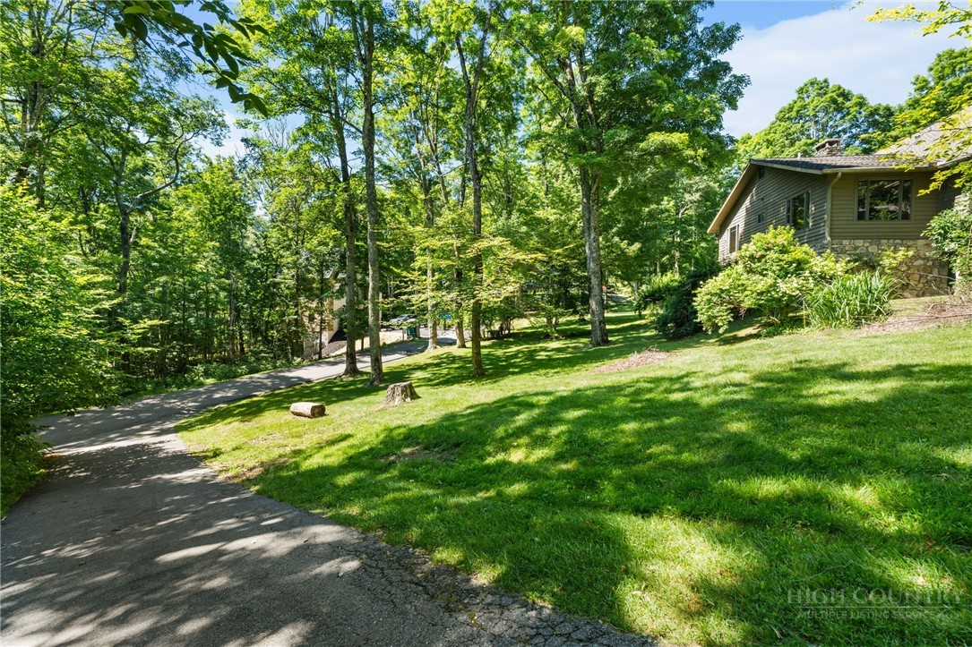 126 Rock Ledge Lane