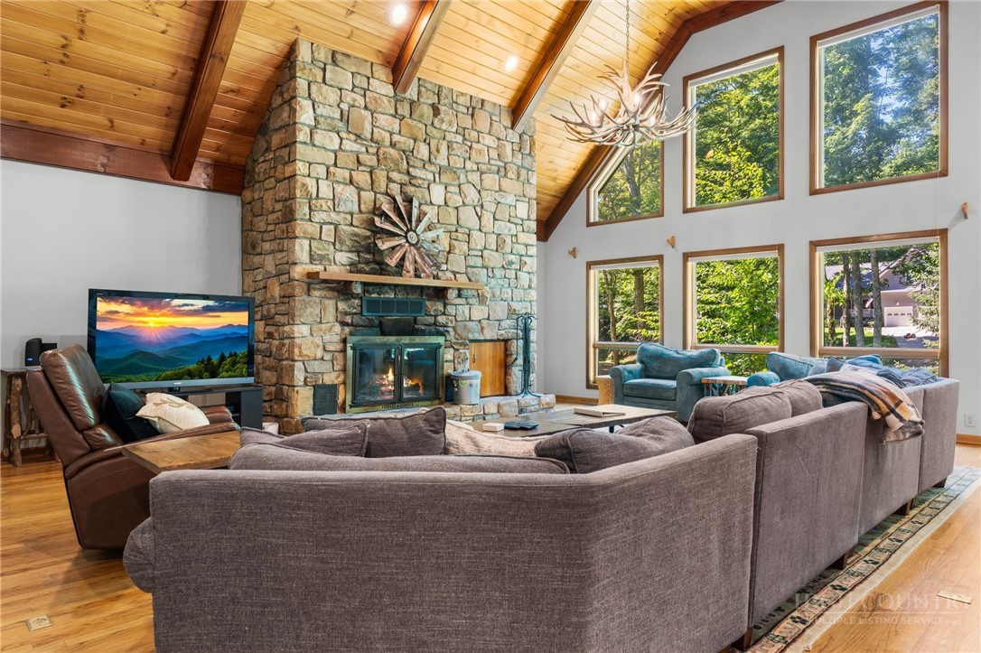 126 Rock Ledge Lane