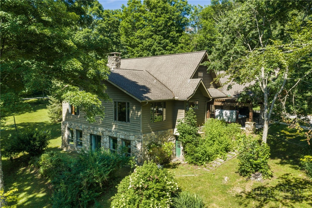 126 Rock Ledge Lane