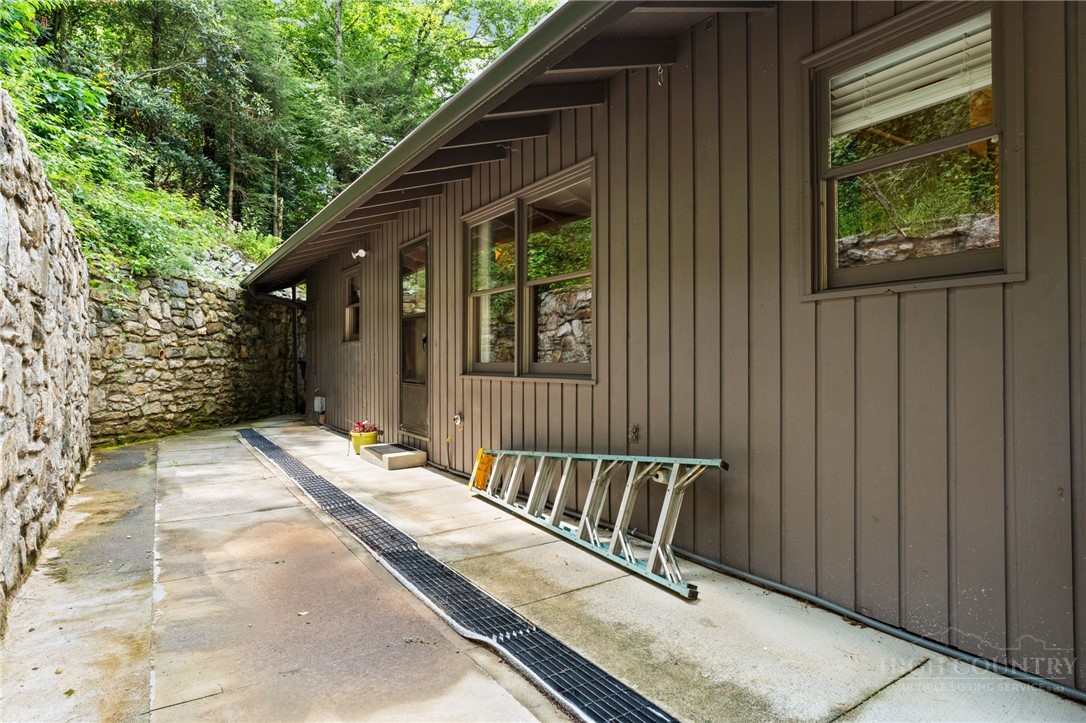 168 Mountain View Drive