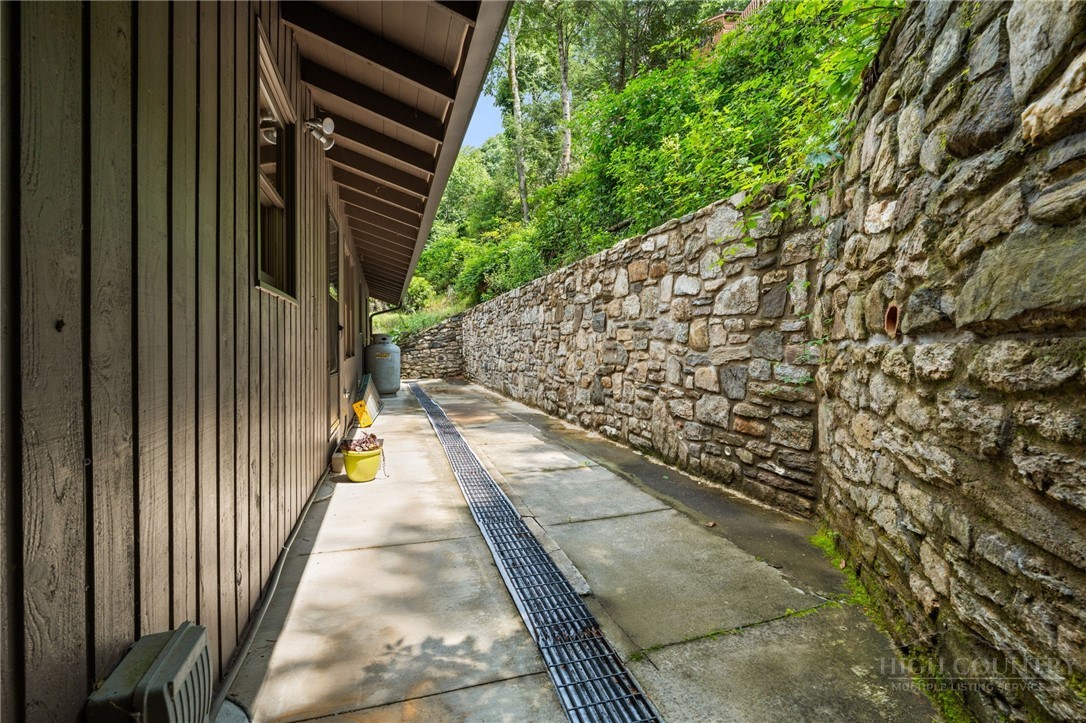 168 Mountain View Drive