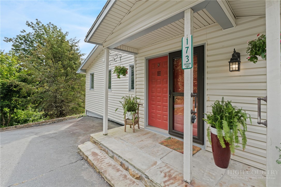 173 Skiview Drive