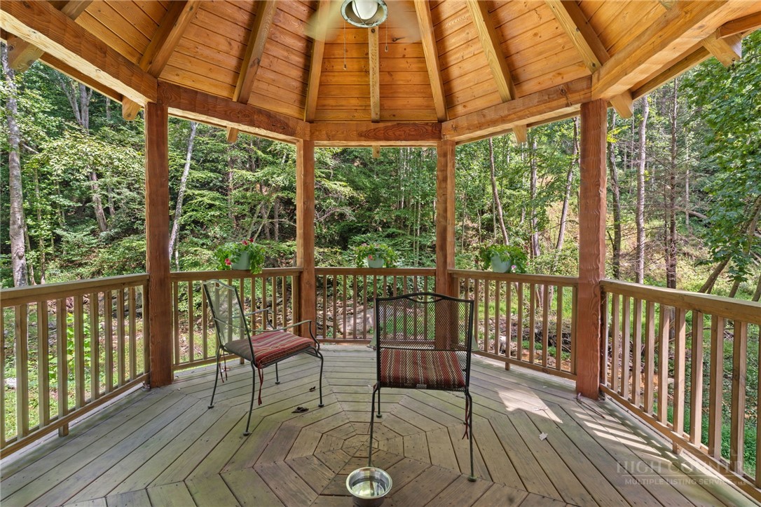 982 Jakes Mountain Road