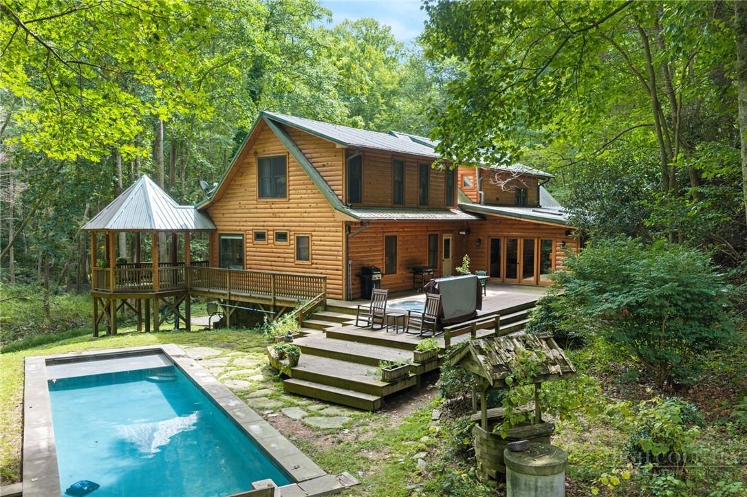 982 Jakes Mountain Road