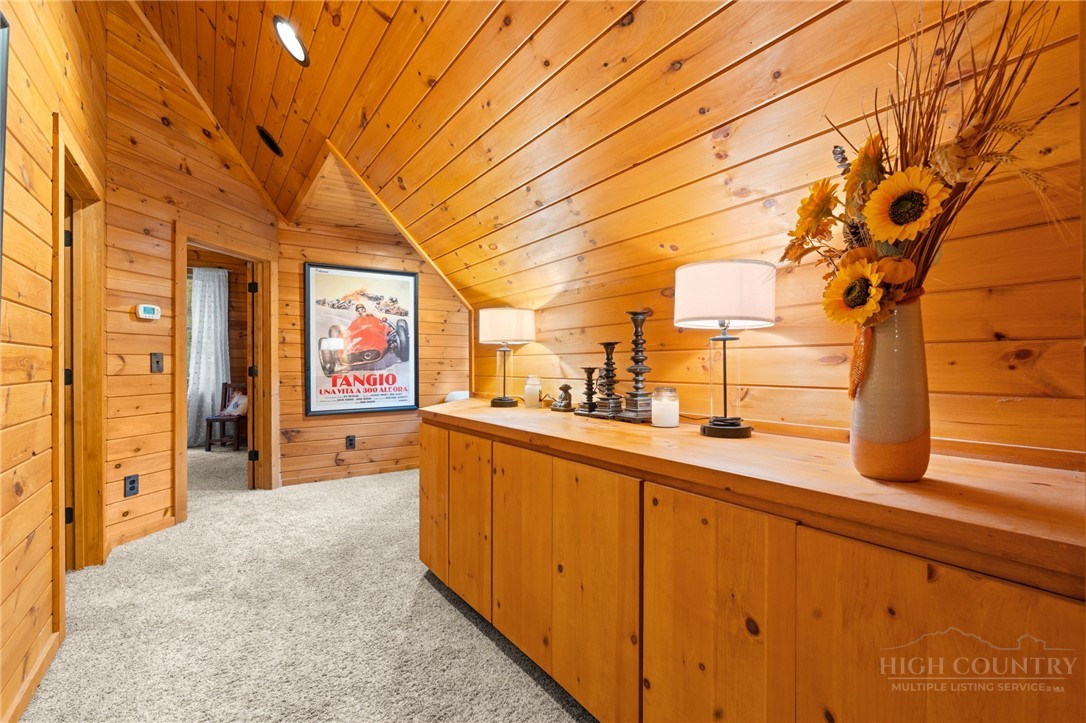 982 Jakes Mountain Road