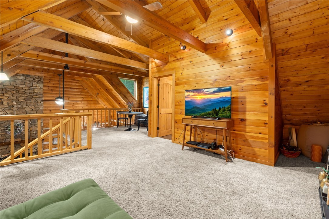 982 Jakes Mountain Road