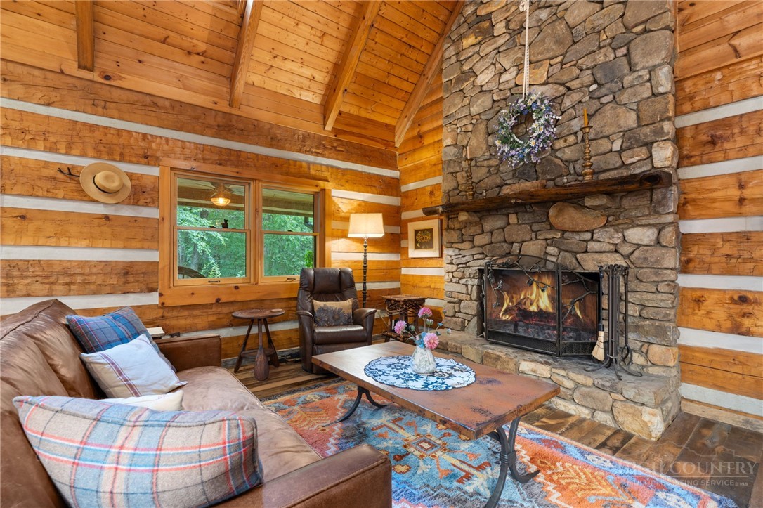 982 Jakes Mountain Road