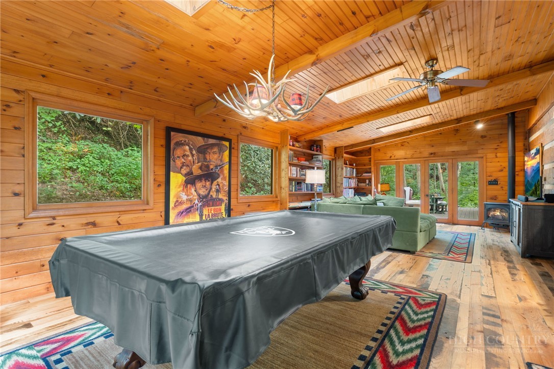 982 Jakes Mountain Road