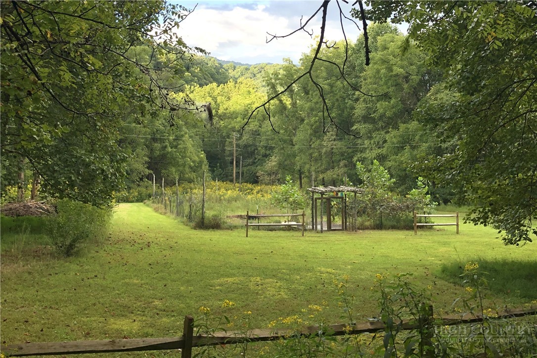 982 Jakes Mountain Road